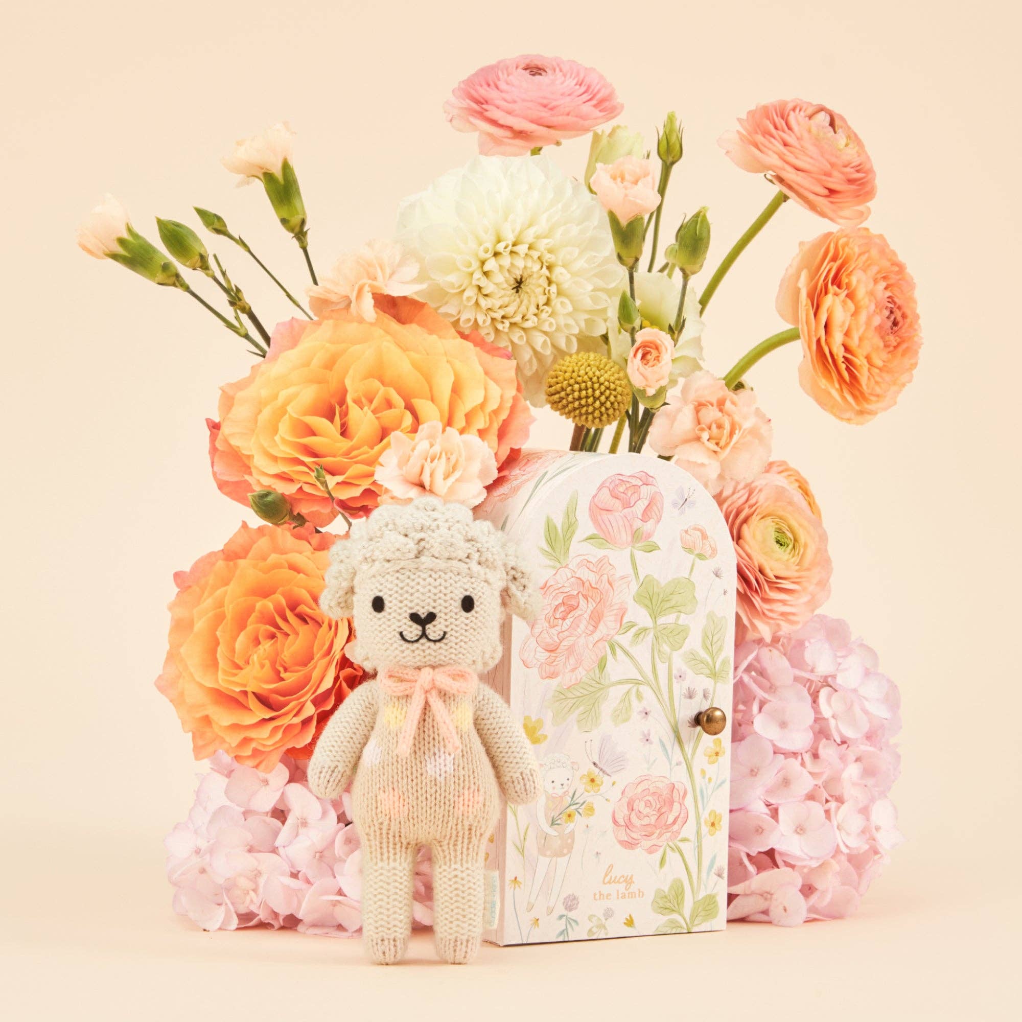 Tiny Lucy the lamb (pastel), gives 10 meals