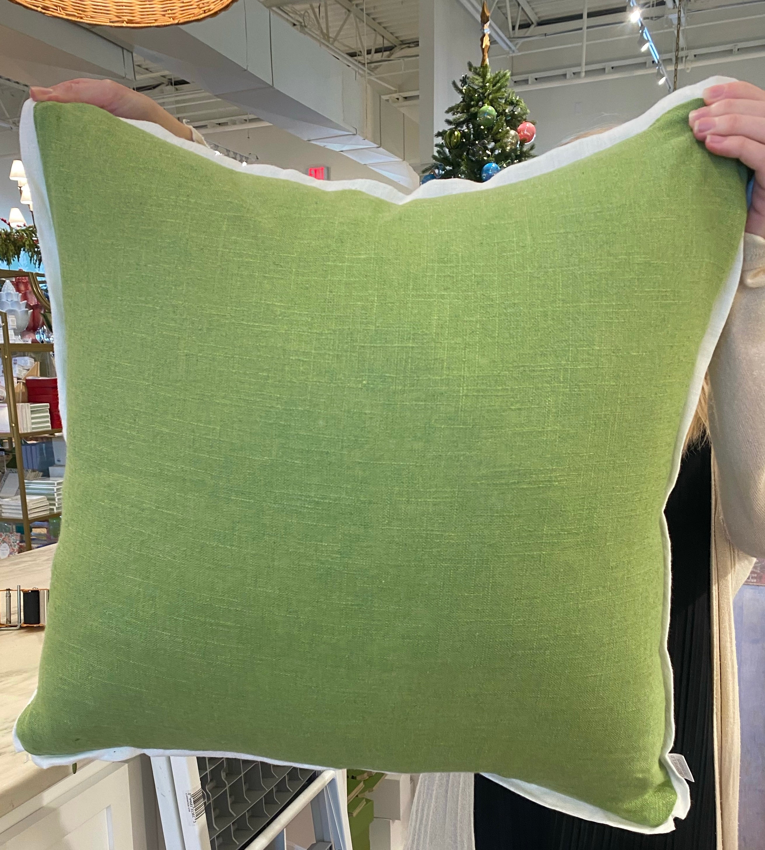 Lacefield Linen Leaf with Oyster Flange