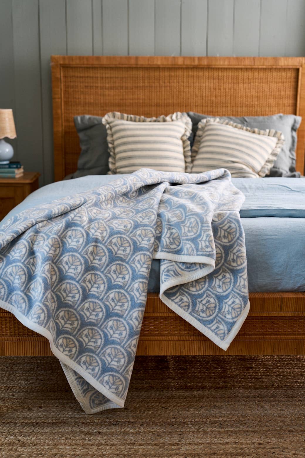 Cottage Scallop Blanket