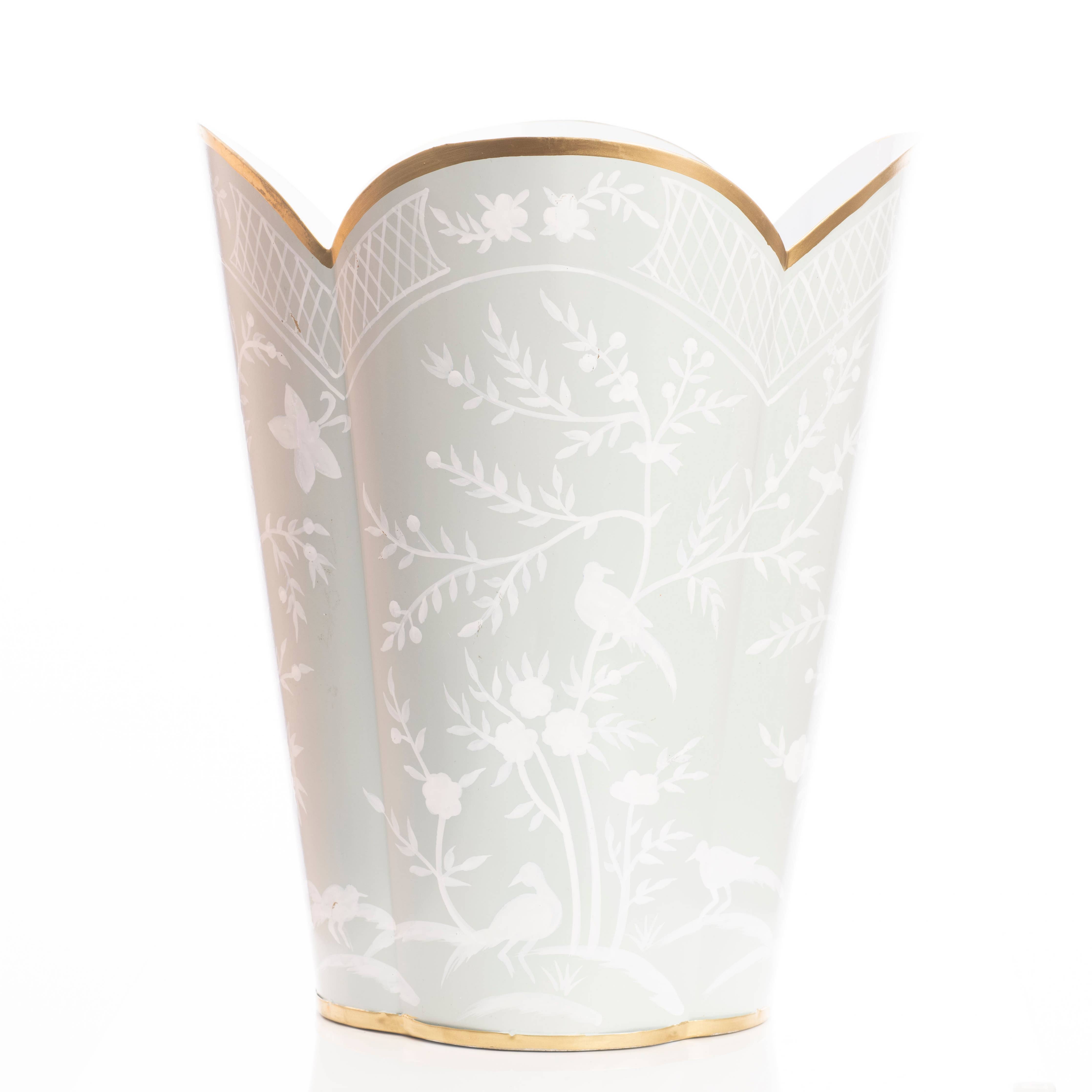 PALE BLUE/WHITE CHINOISERIE SCALLOPED WASTEPAPER BASKET