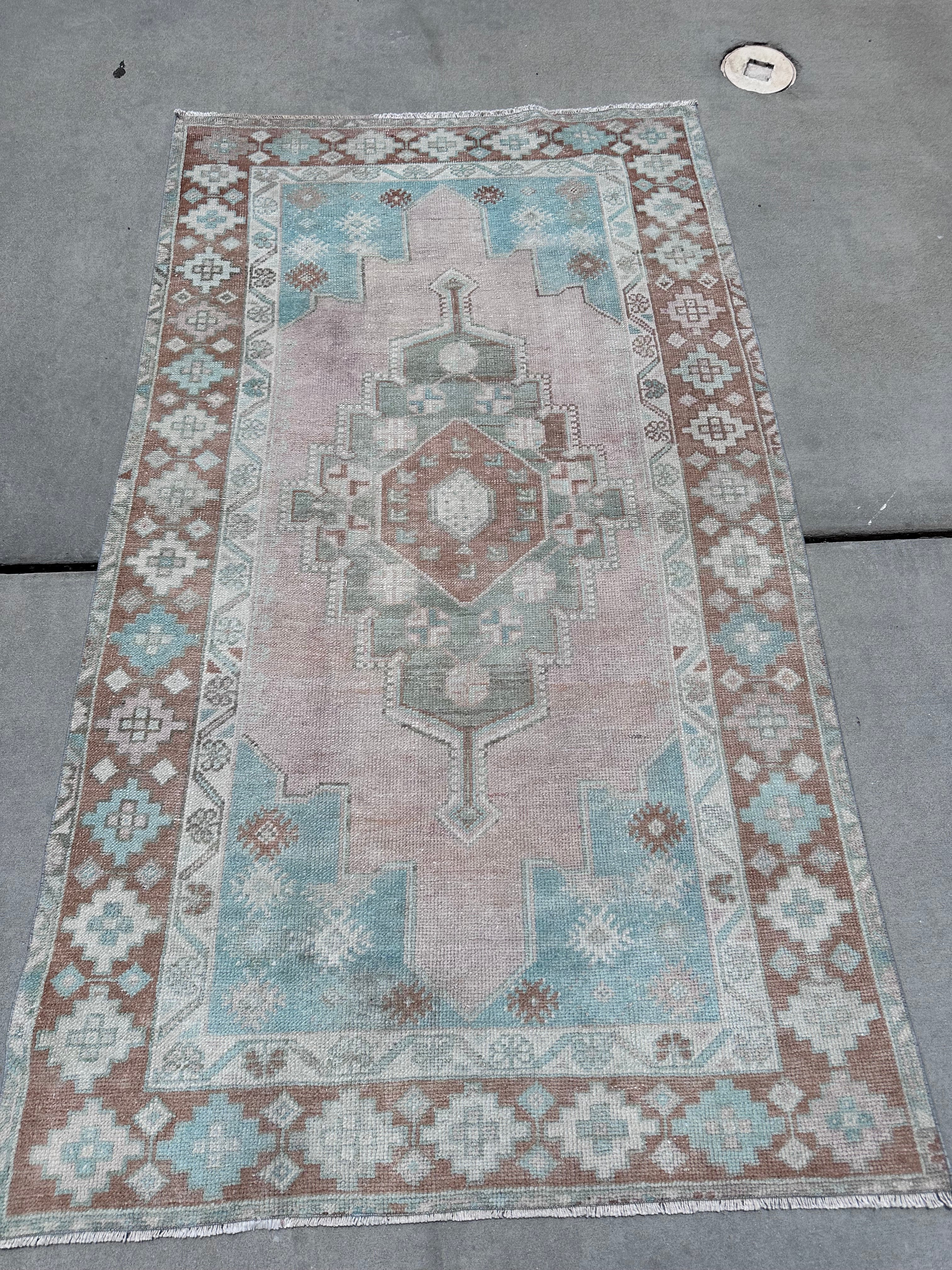 Turkish rug 7’x4’