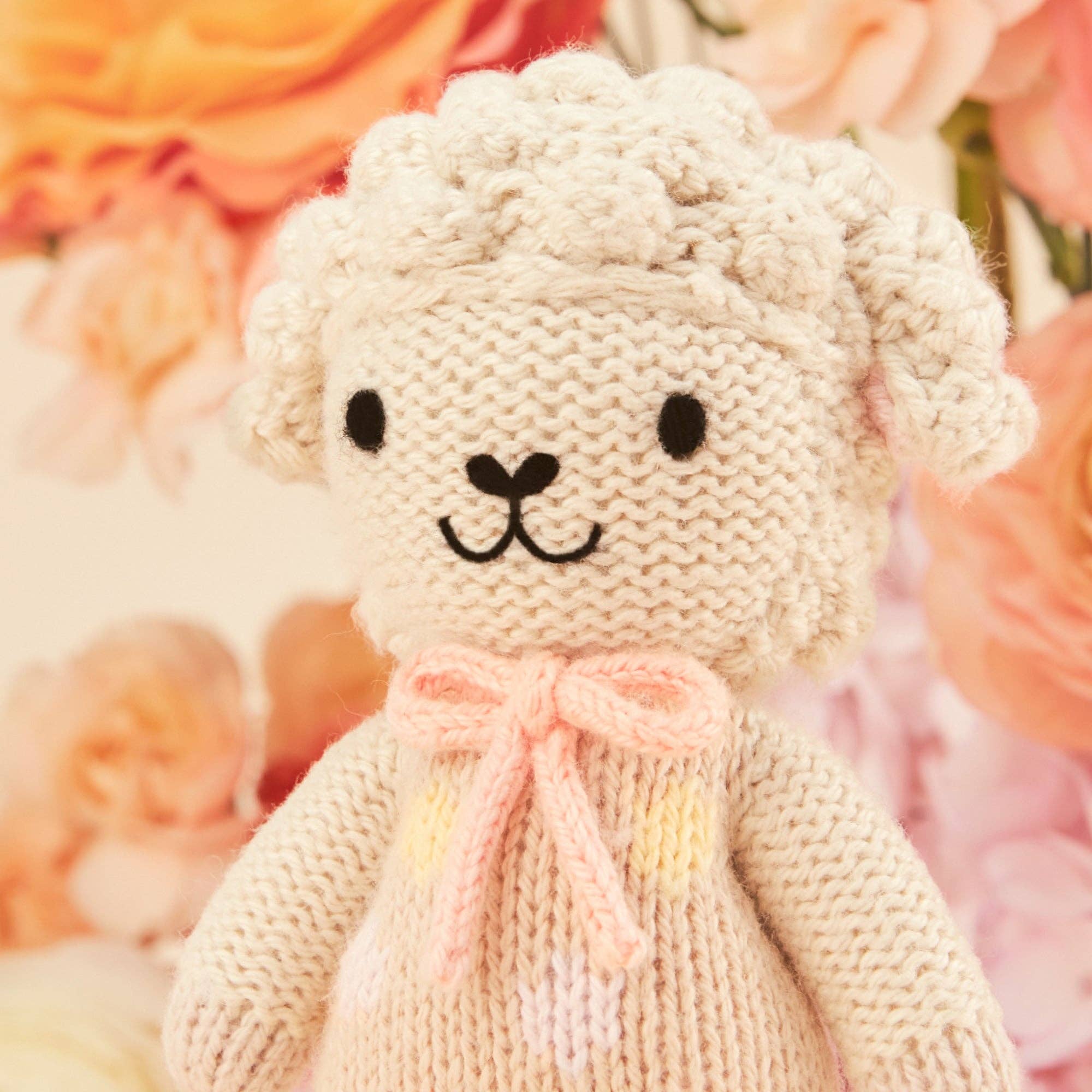 Tiny Lucy the lamb (pastel), gives 10 meals