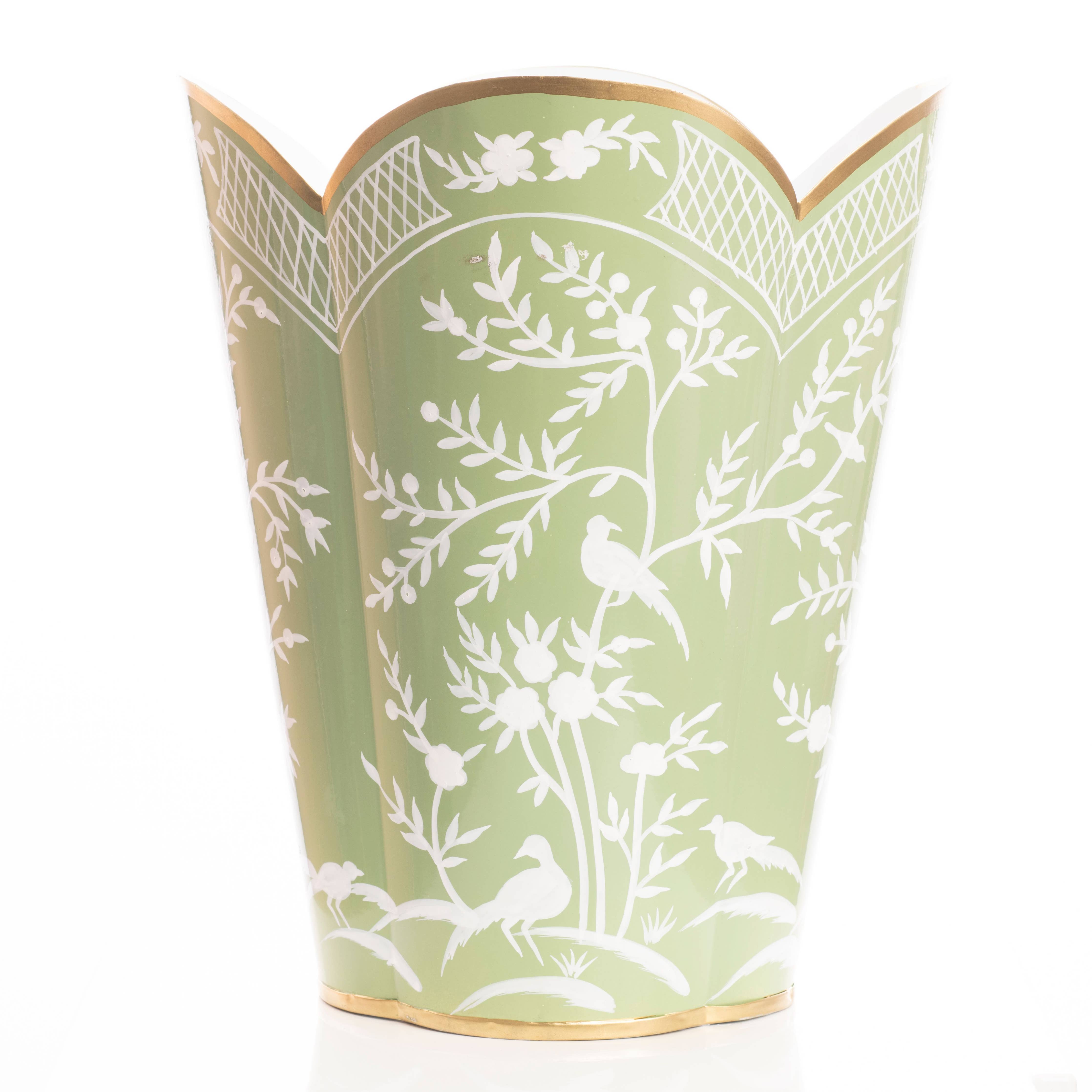 GRASS GREEN/WHITE CHINOISERIE SCALLOPED WASTEPAPER BASKET