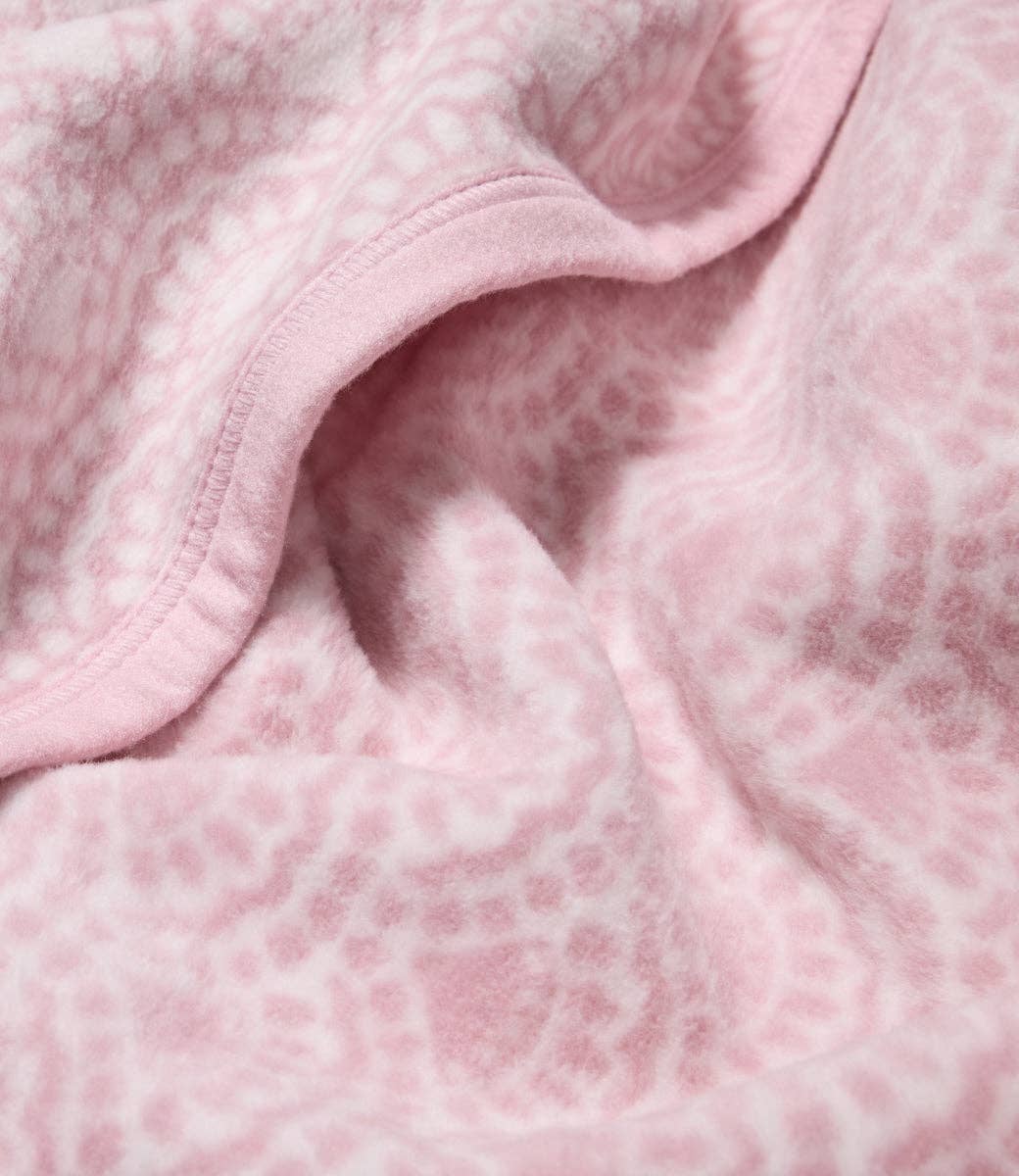 Seaside Scallops Blush Blanket