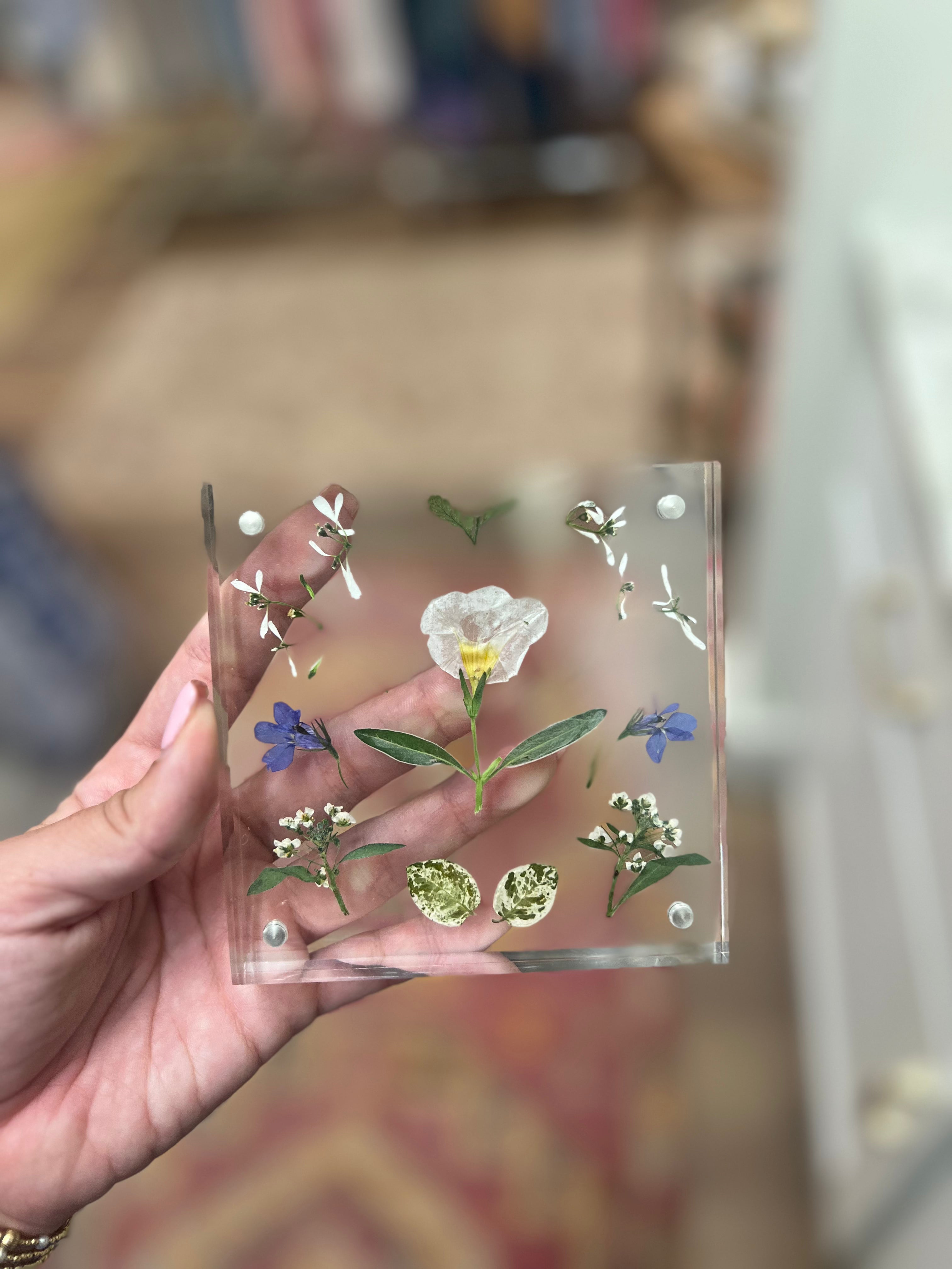 Pressed Flowers Acyclic