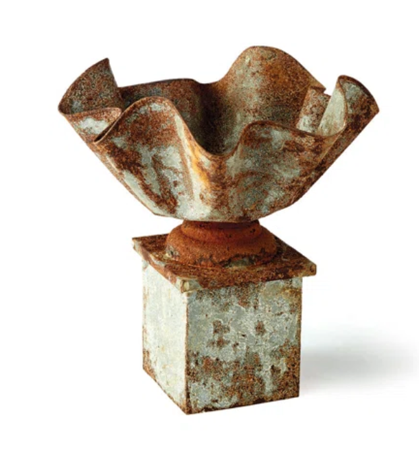 Kercheif Wavy Planter with Base