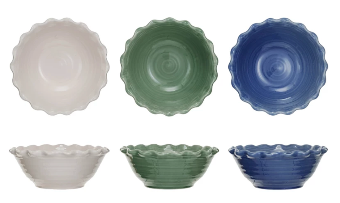 Stoneware Bowl With Scalloped Edge