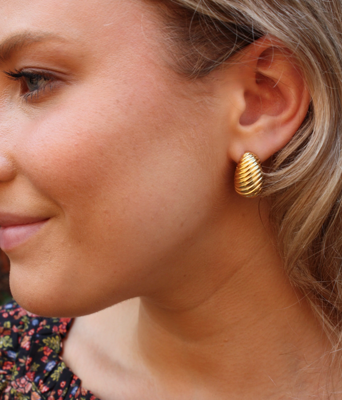 Ribbed Teardrop Earrings