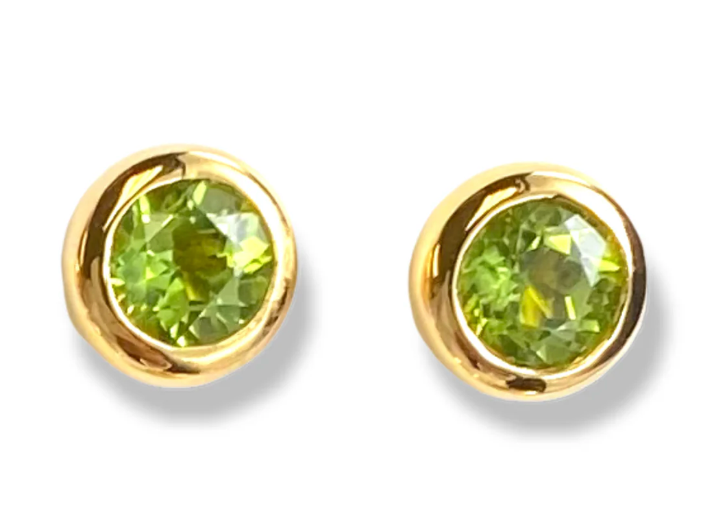Gemstone Petite Stud Ear