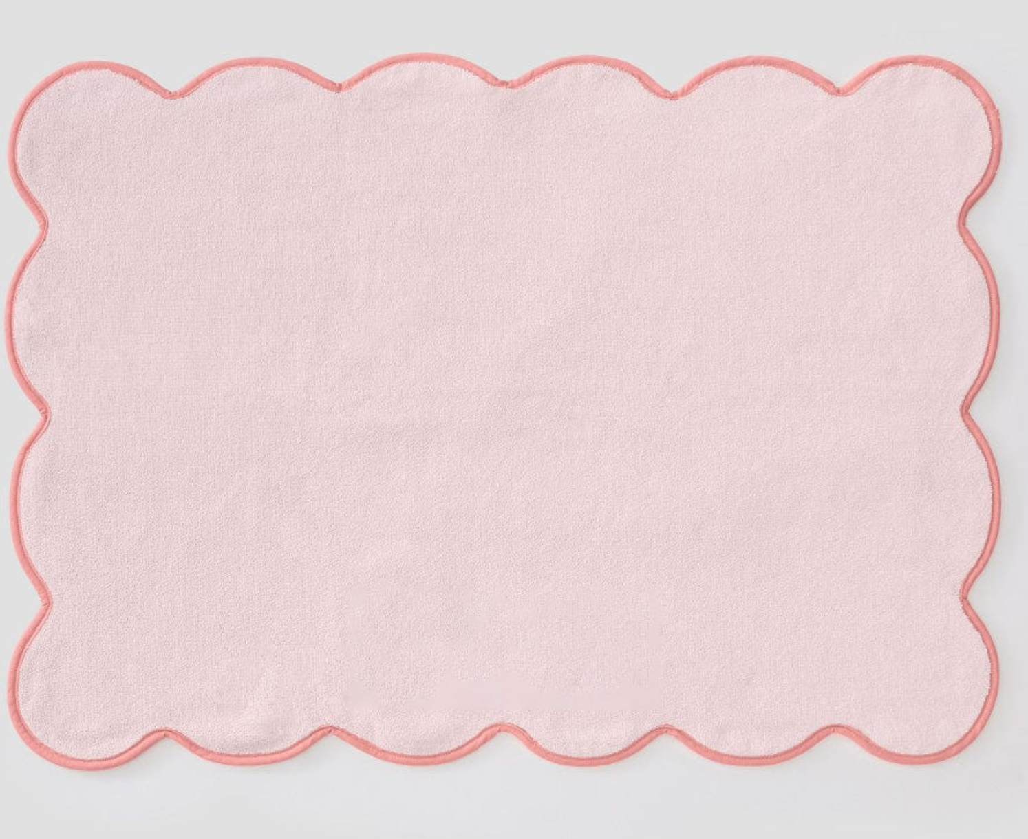Weezie Scallop Bath Mat