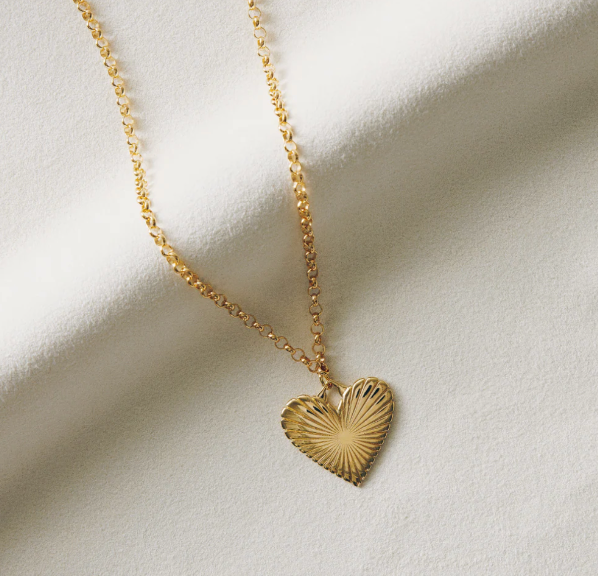 Ribbed Heart of Gold Necklace