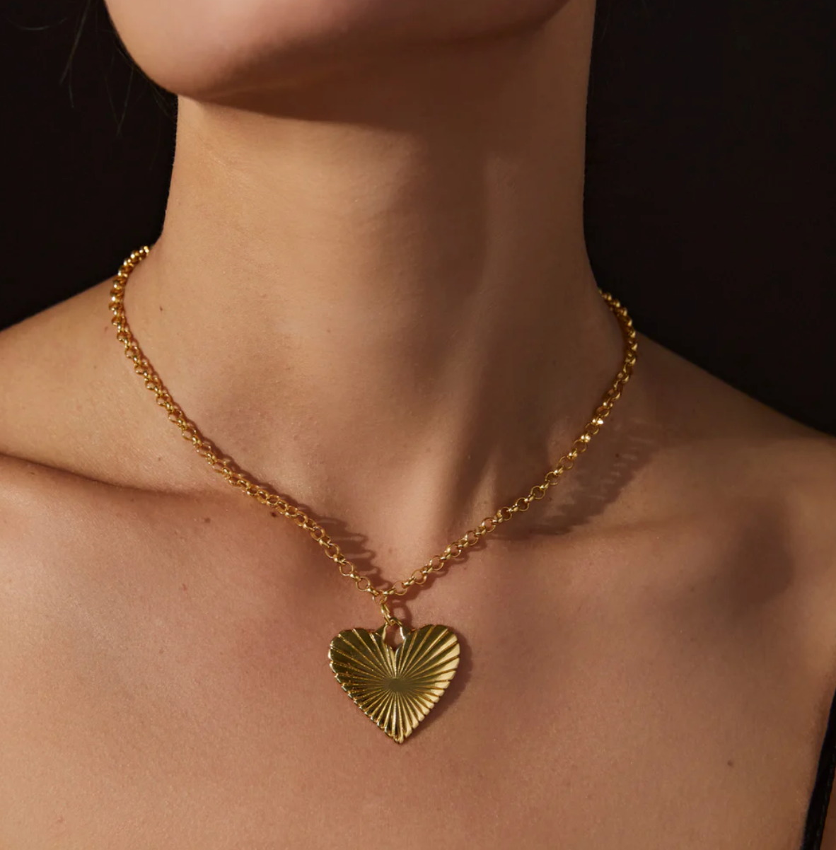 Ribbed Heart of Gold Necklace