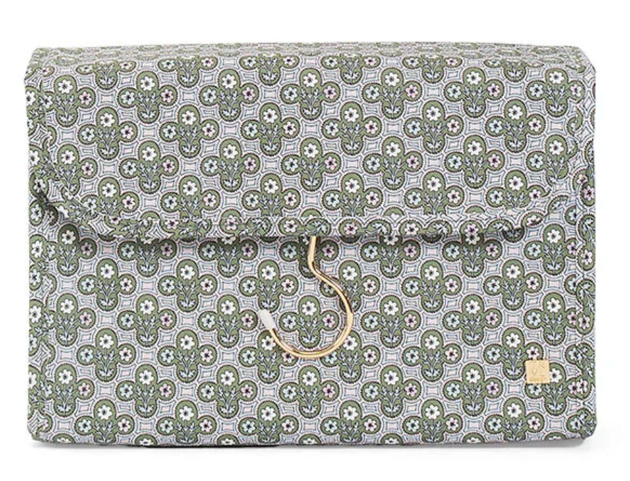 Luxe Hanging Toiletry Case in Surrey