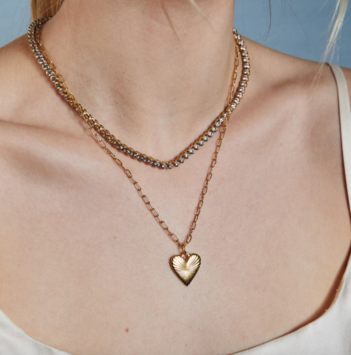Small Ribbed Heart of Gold Necklace - 18"