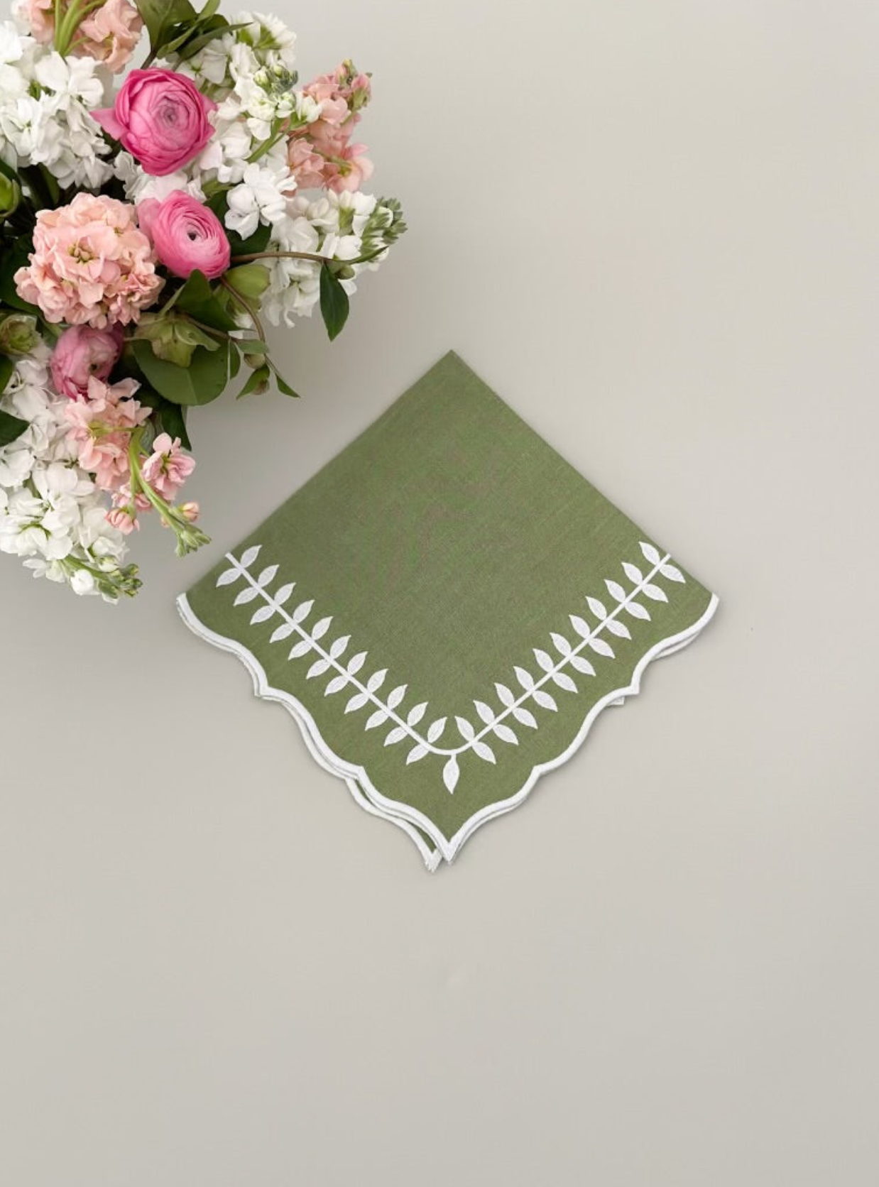 Green leaves dinner napkin