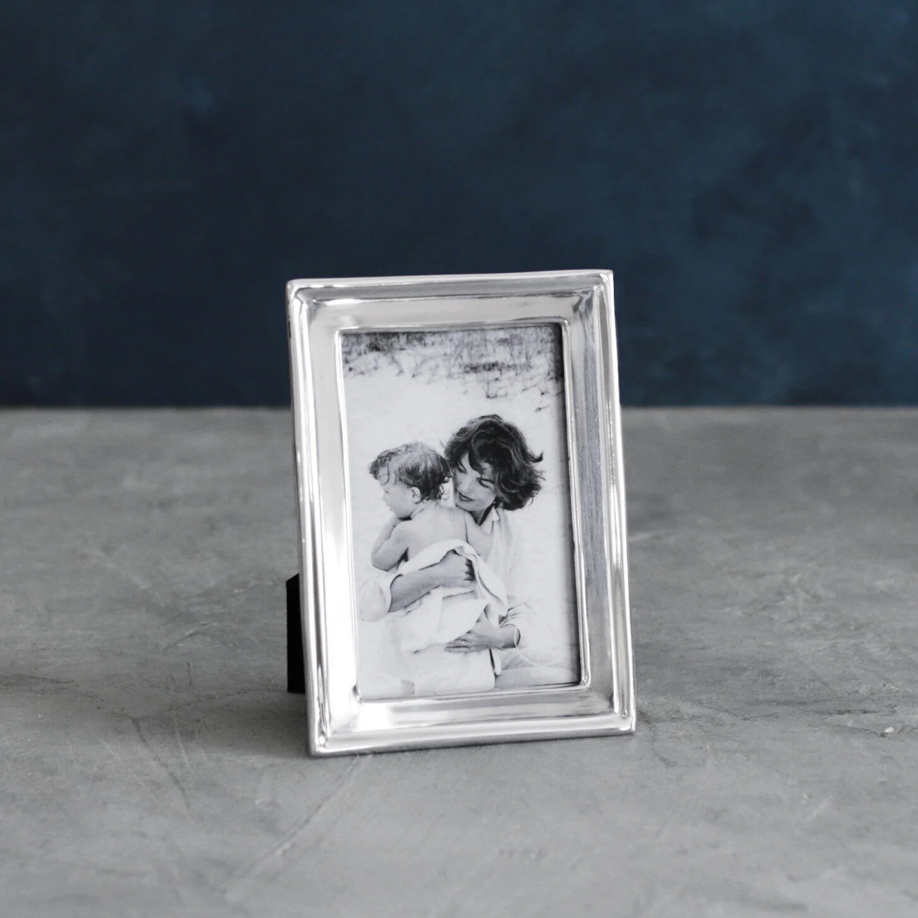 Hand-polished metal 4 x 6 Frame