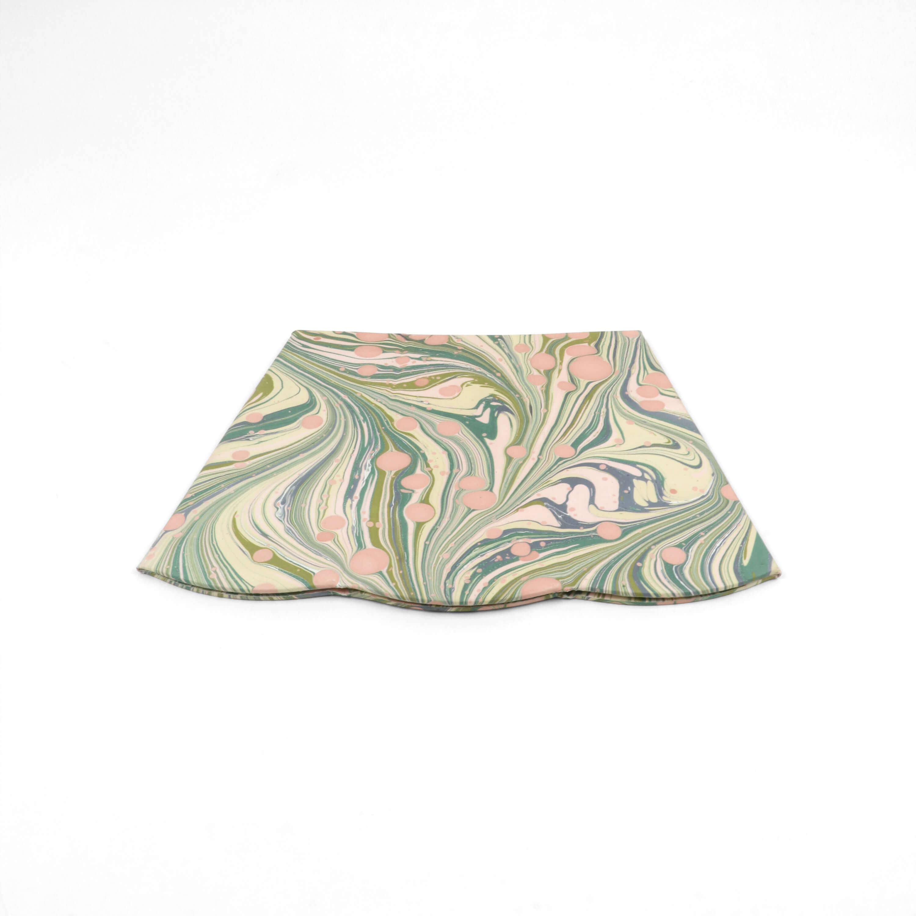 MARBLED SCALLOPED COLLAPSIBLE BASKET - MOSS FIRE WHIRL
