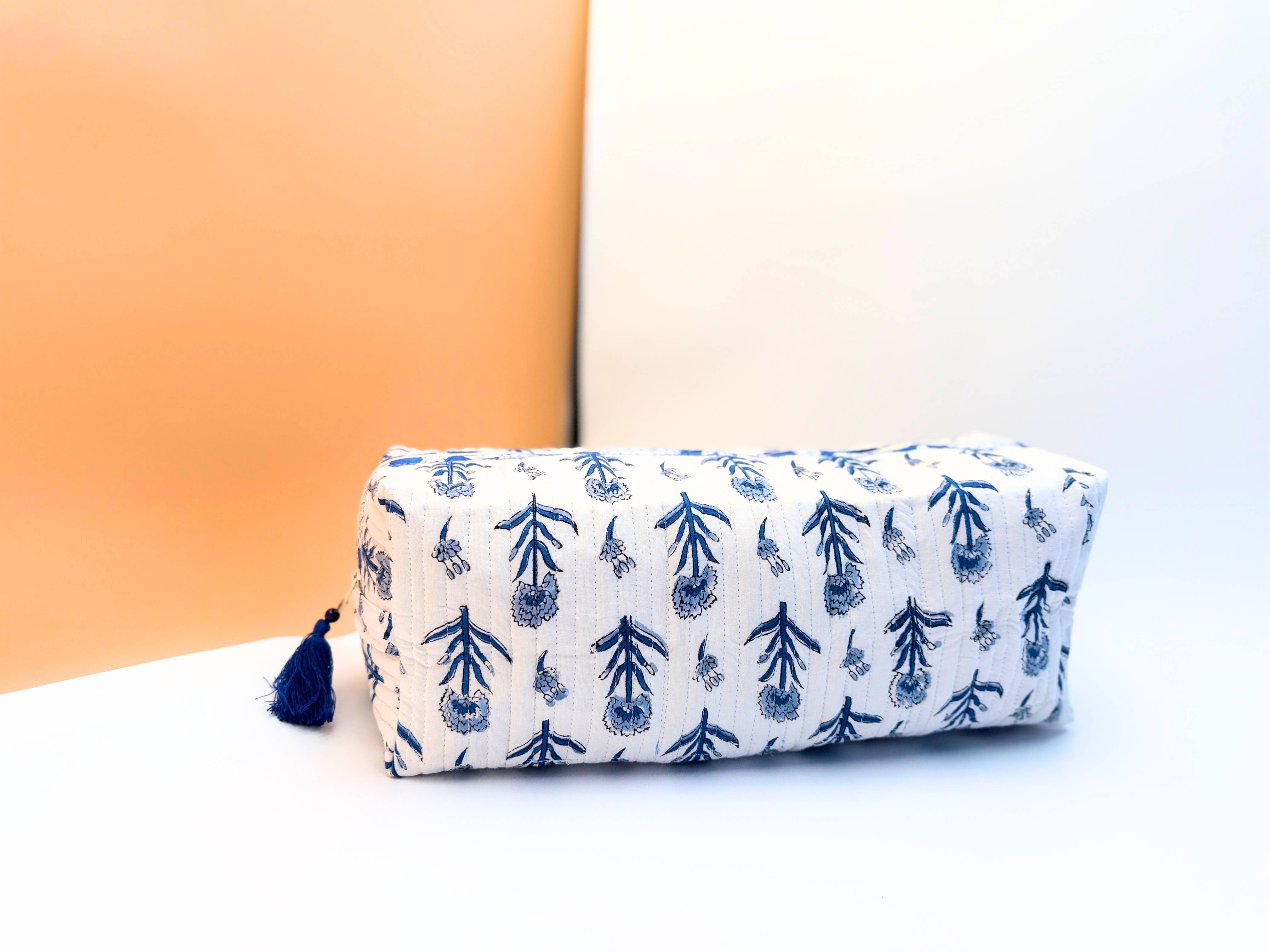 Dyson & Shark Travel Organizer Bag- White and Blue Floral