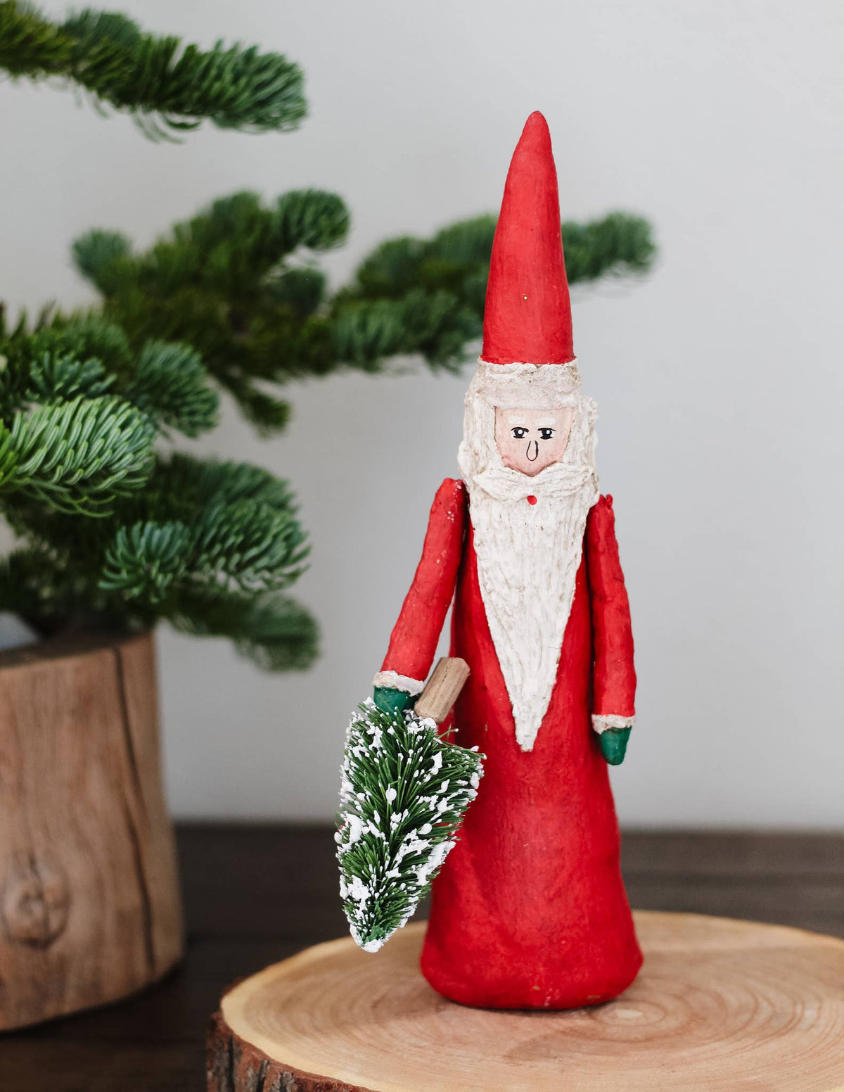 Canvas Slim Santa w/Tree (Red)