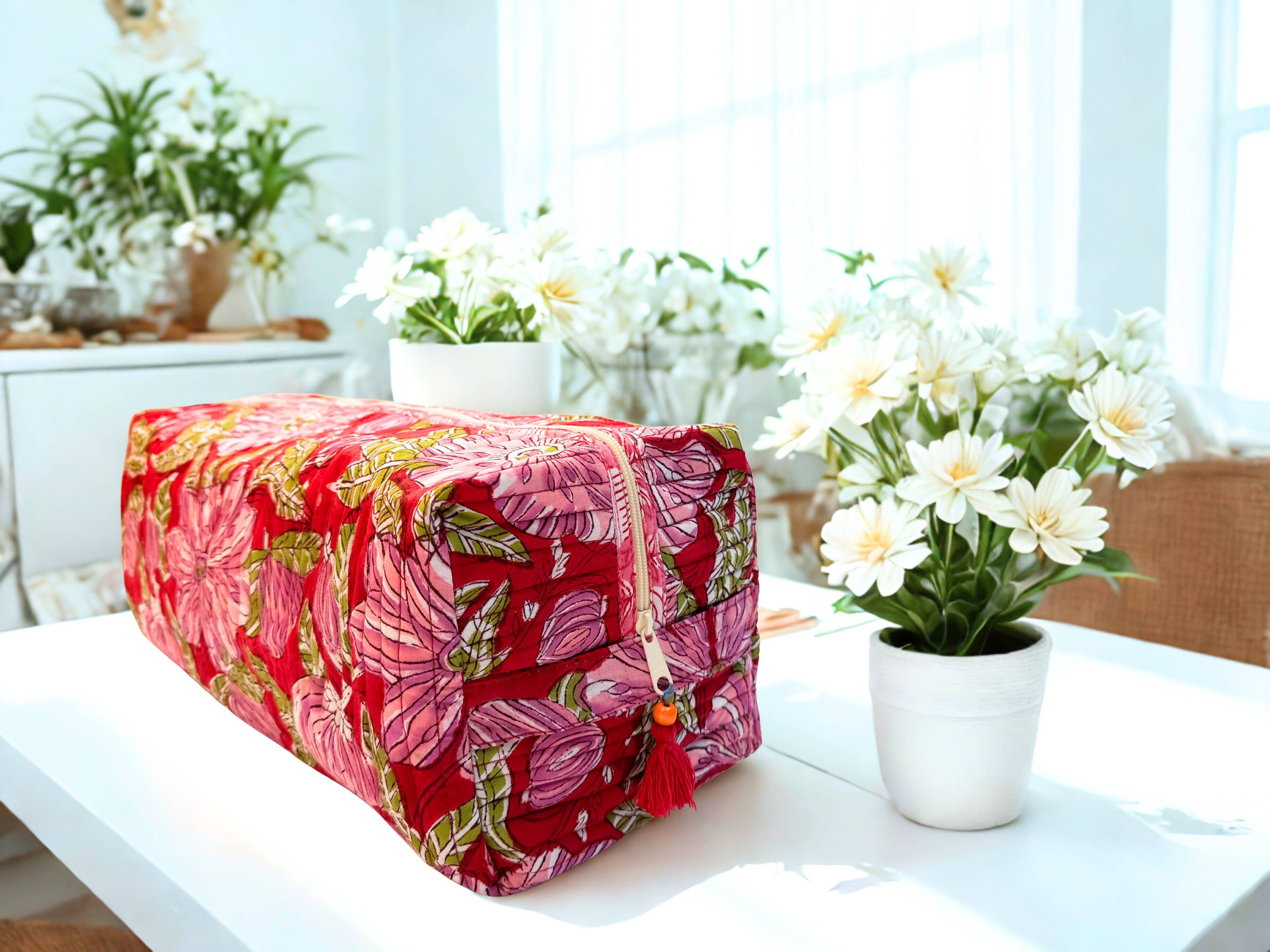 Dyson & Shark Travel Organizer Bag- Red Floral