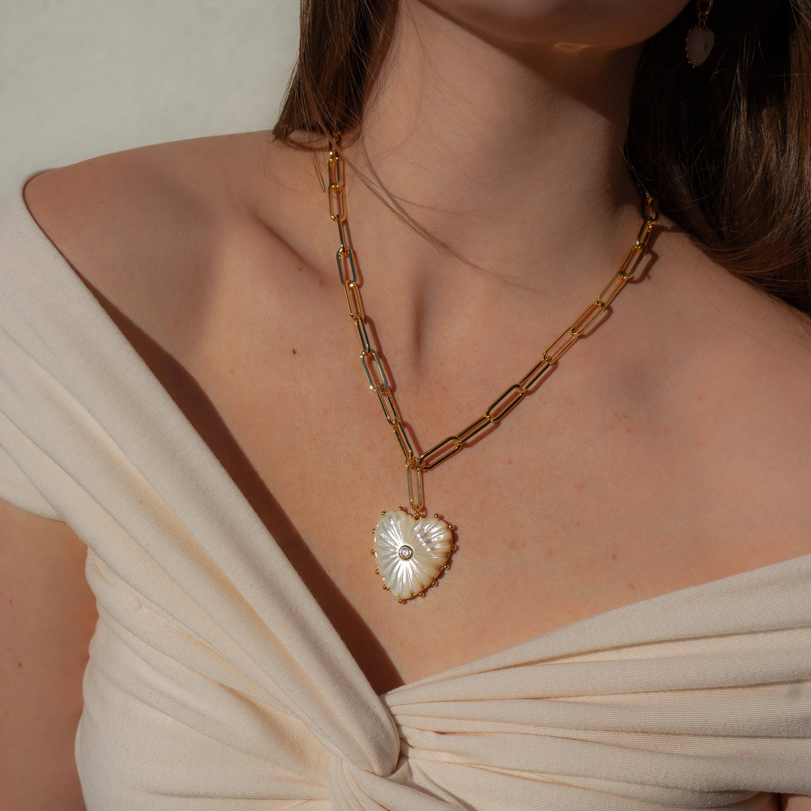 Malene Mother of Pearl Heart Necklace