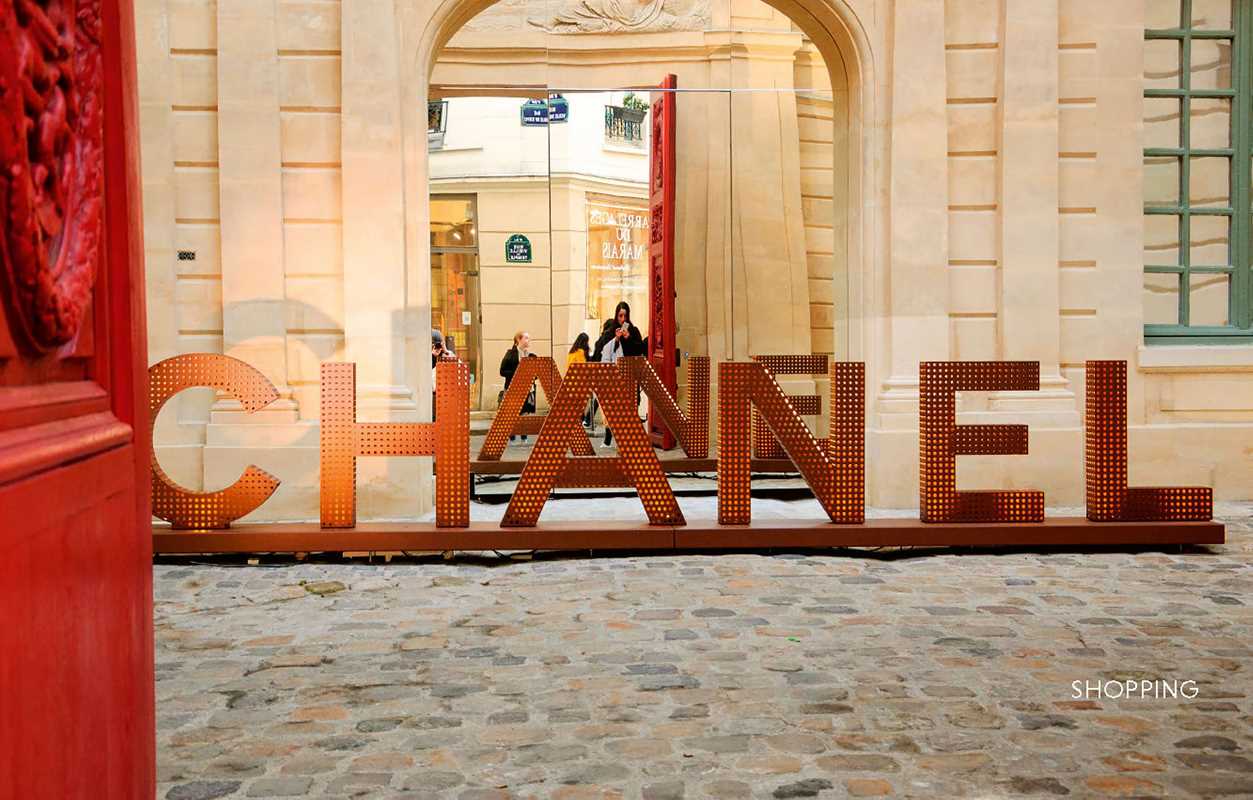 Paris. In Fashion by Pierre Toromanoff