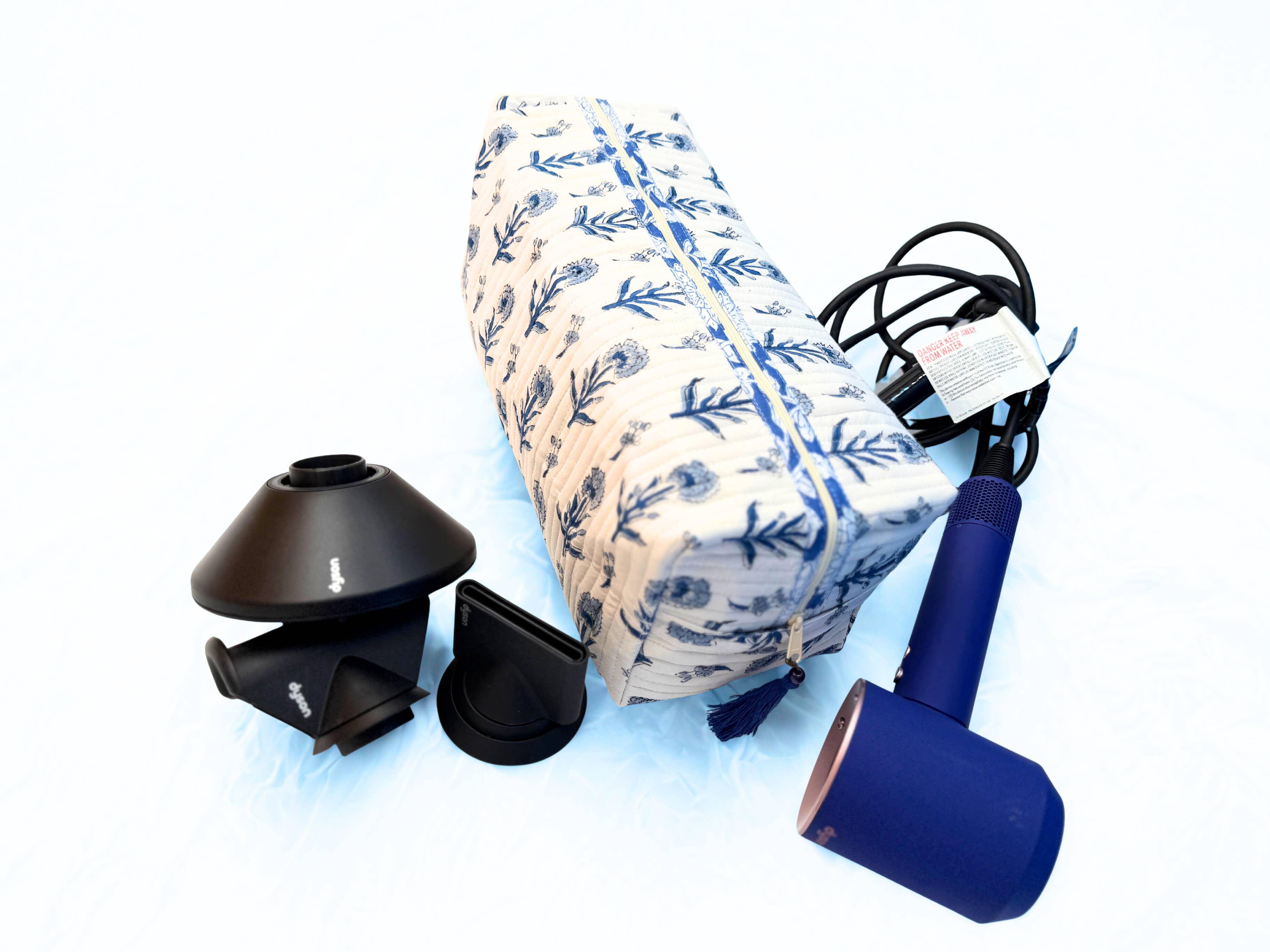 Dyson & Shark Travel Organizer Bag- White and Blue Floral