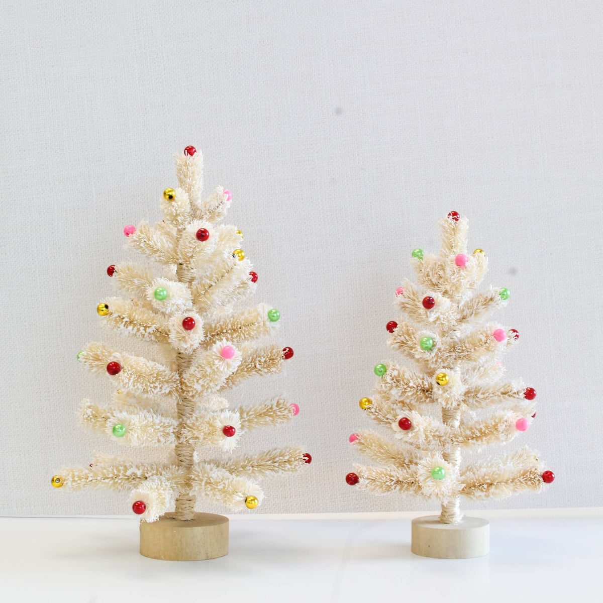 Bottlebrush Christmas Tree w/Beads (Nat/Multi)