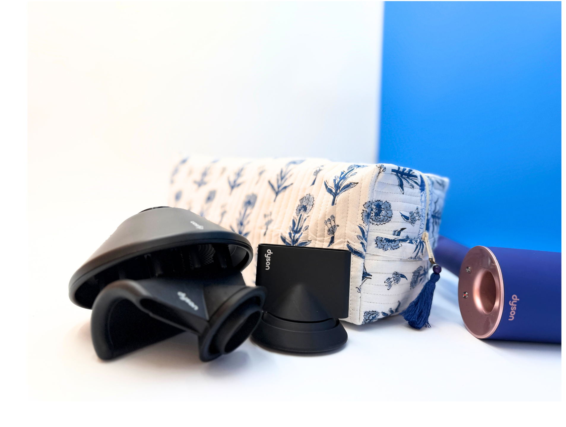 Dyson & Shark Travel Organizer Bag- White and Blue Floral
