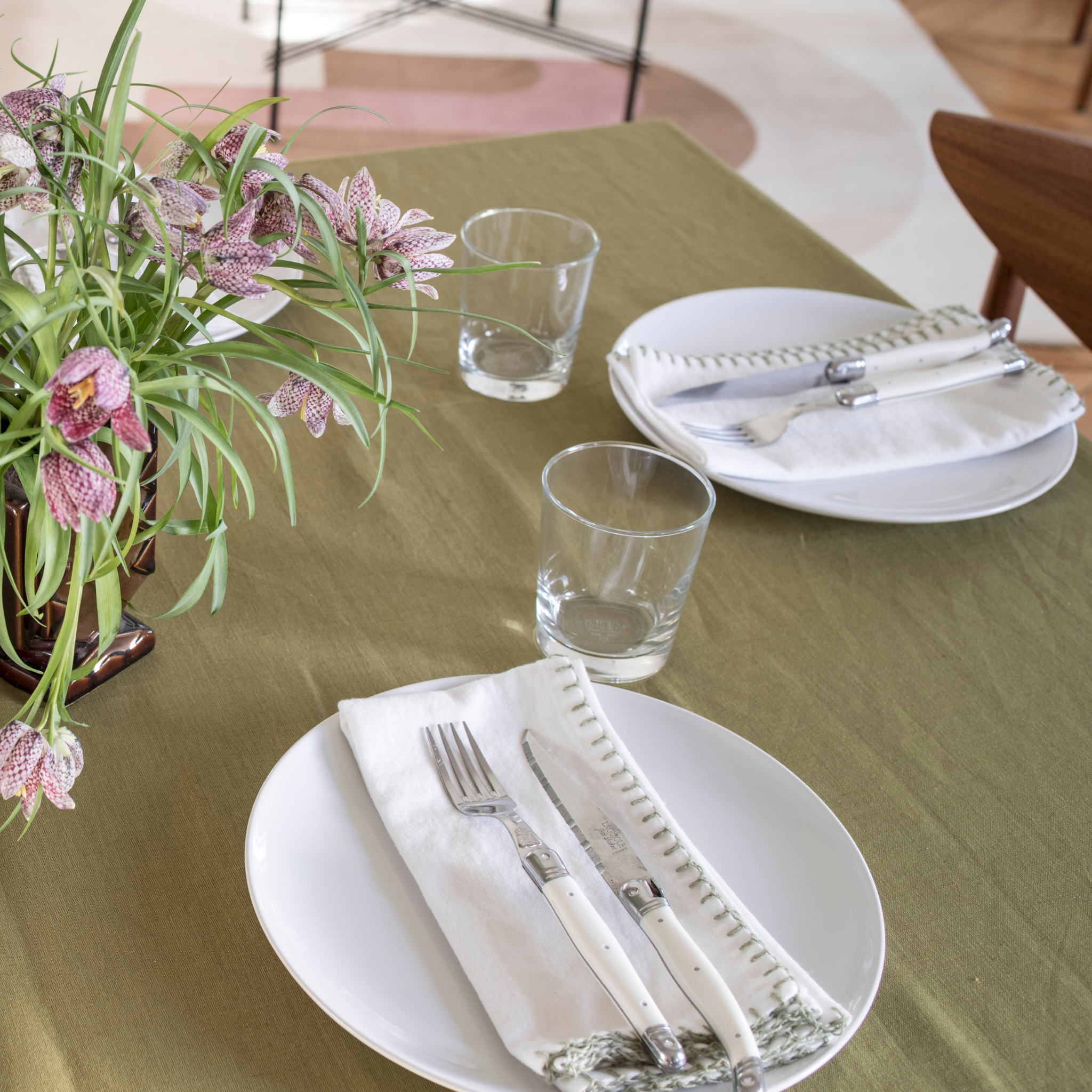 Solid Napkin with Olive Hem Stitch set of 4