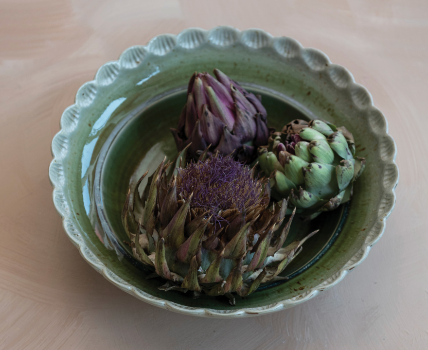 Stoneware Bowl w/ Scalloped Edge
