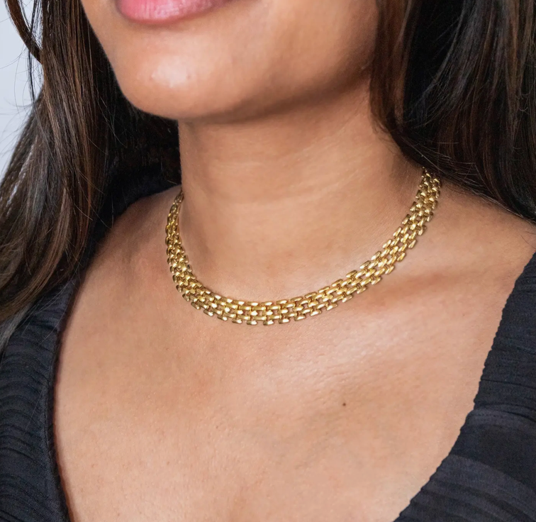 Lattice Choker