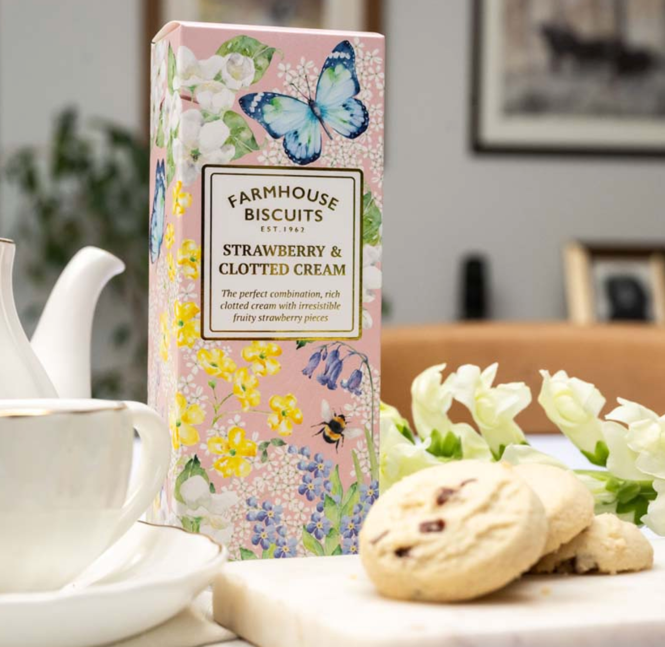 English Garden Strawberry & Clotted Cream Carton