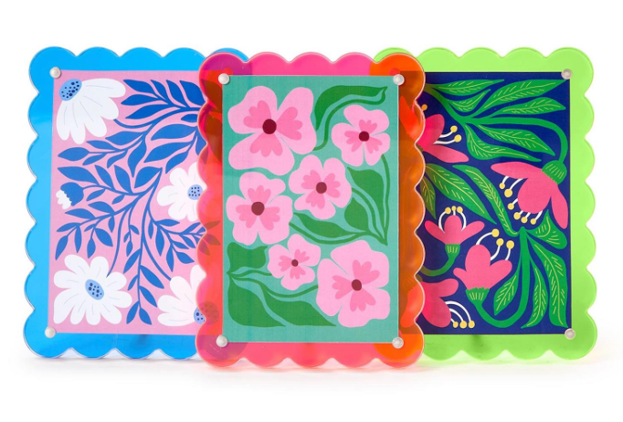 Color Pop 4x6 Scalloped Edge Acrylic Photo Frame