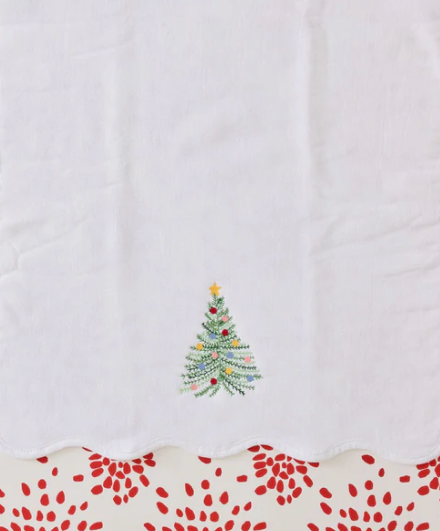 Holiday Tree White Piping Scalloped Bath Towel