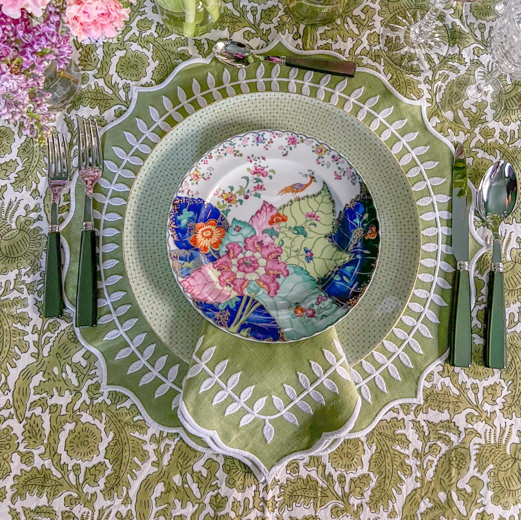 Green leaves placemat