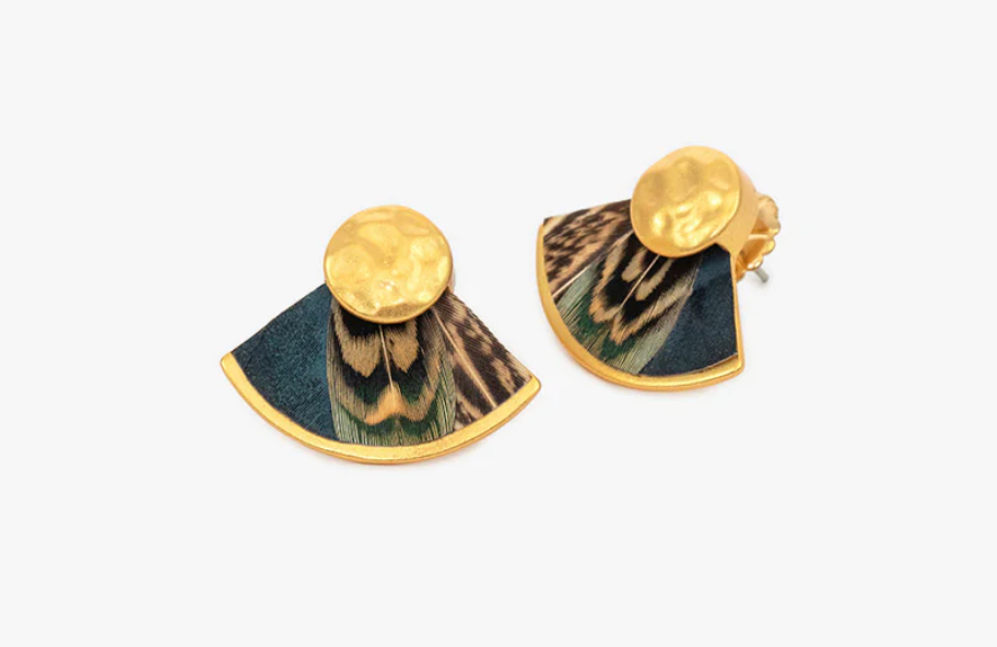 GUSSIE STUD EARRING
