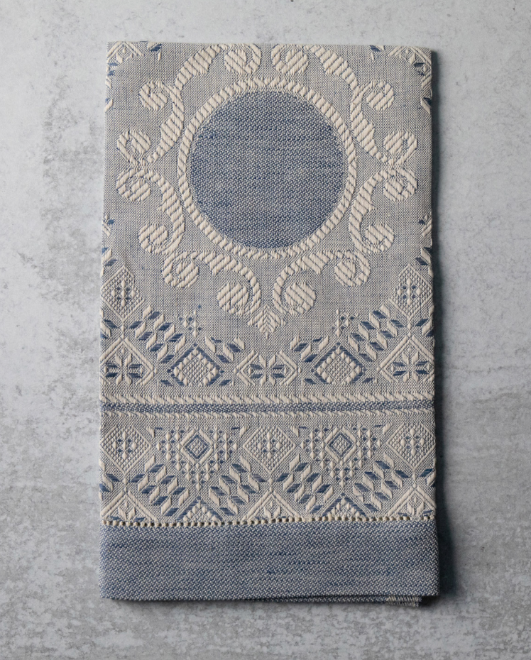 Tessitura Pardi Medaglione Italian Hand Towel