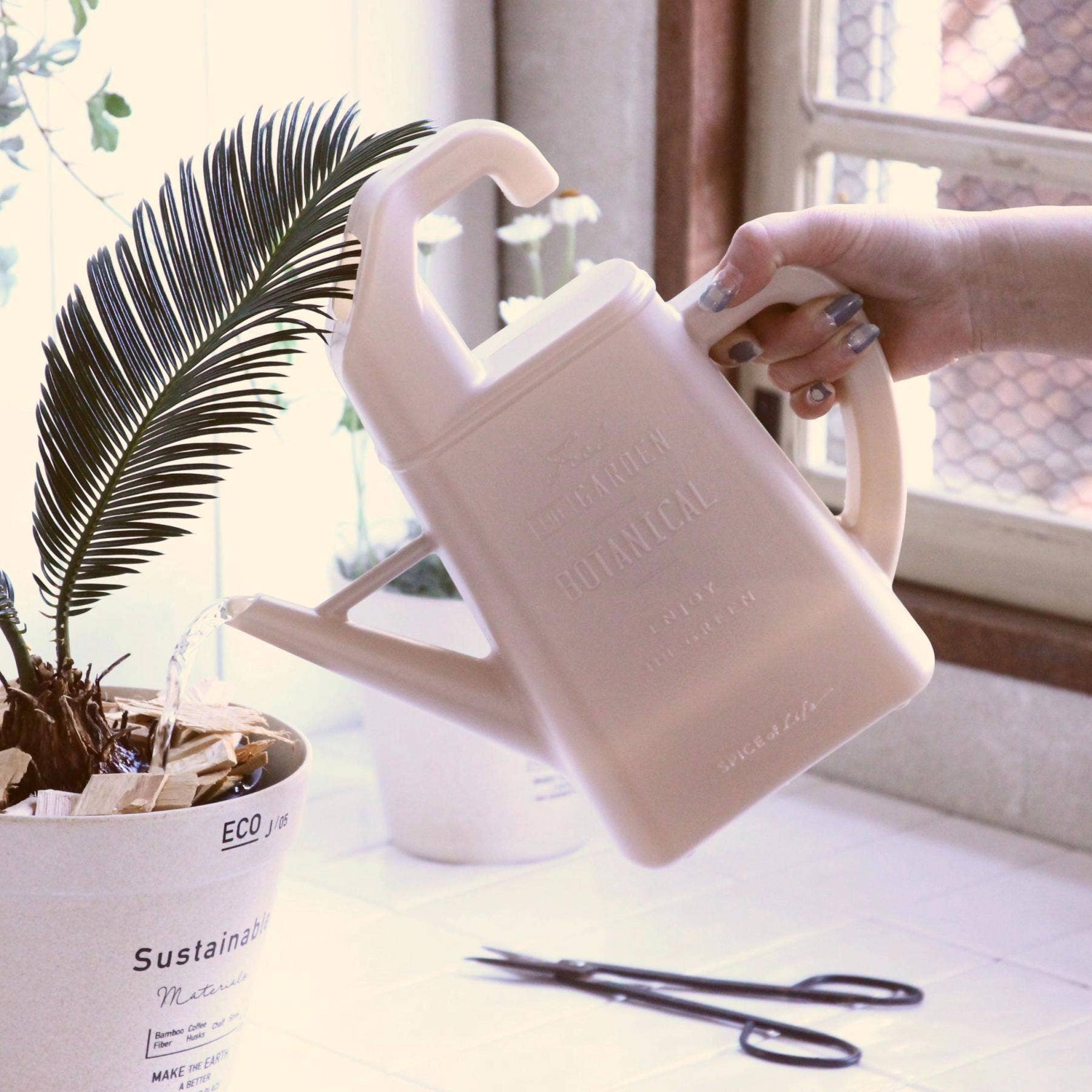 Hook Watering Can 1.7L