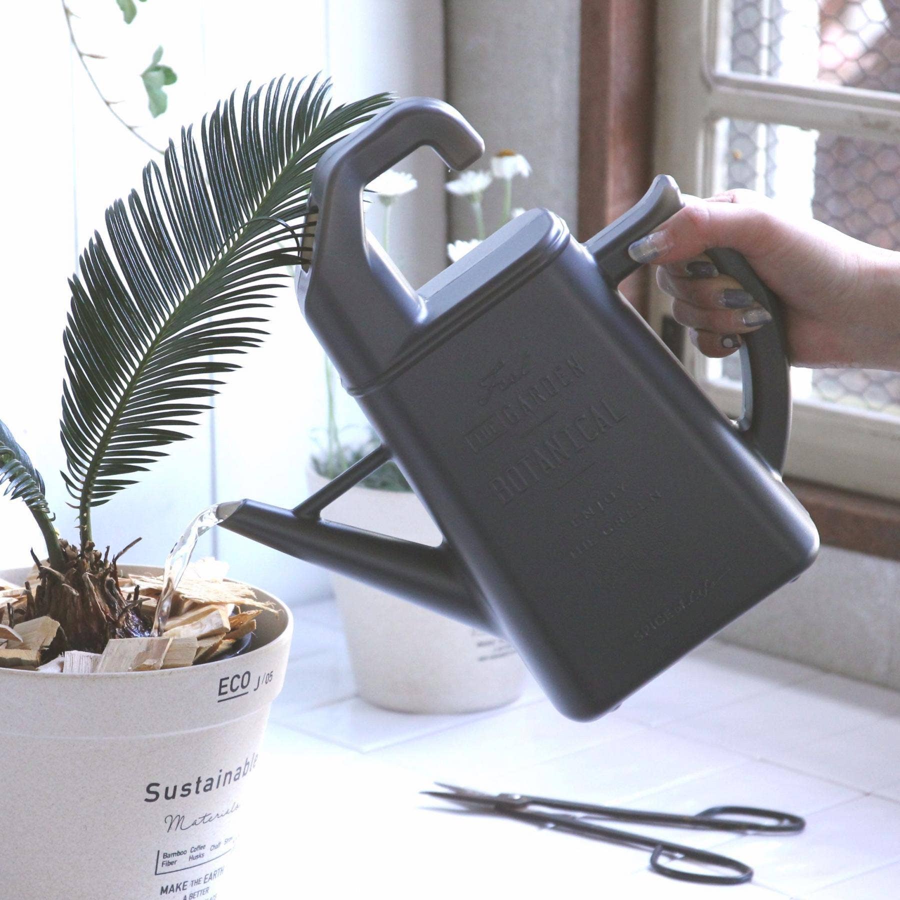 Hook Watering Can 1.7L