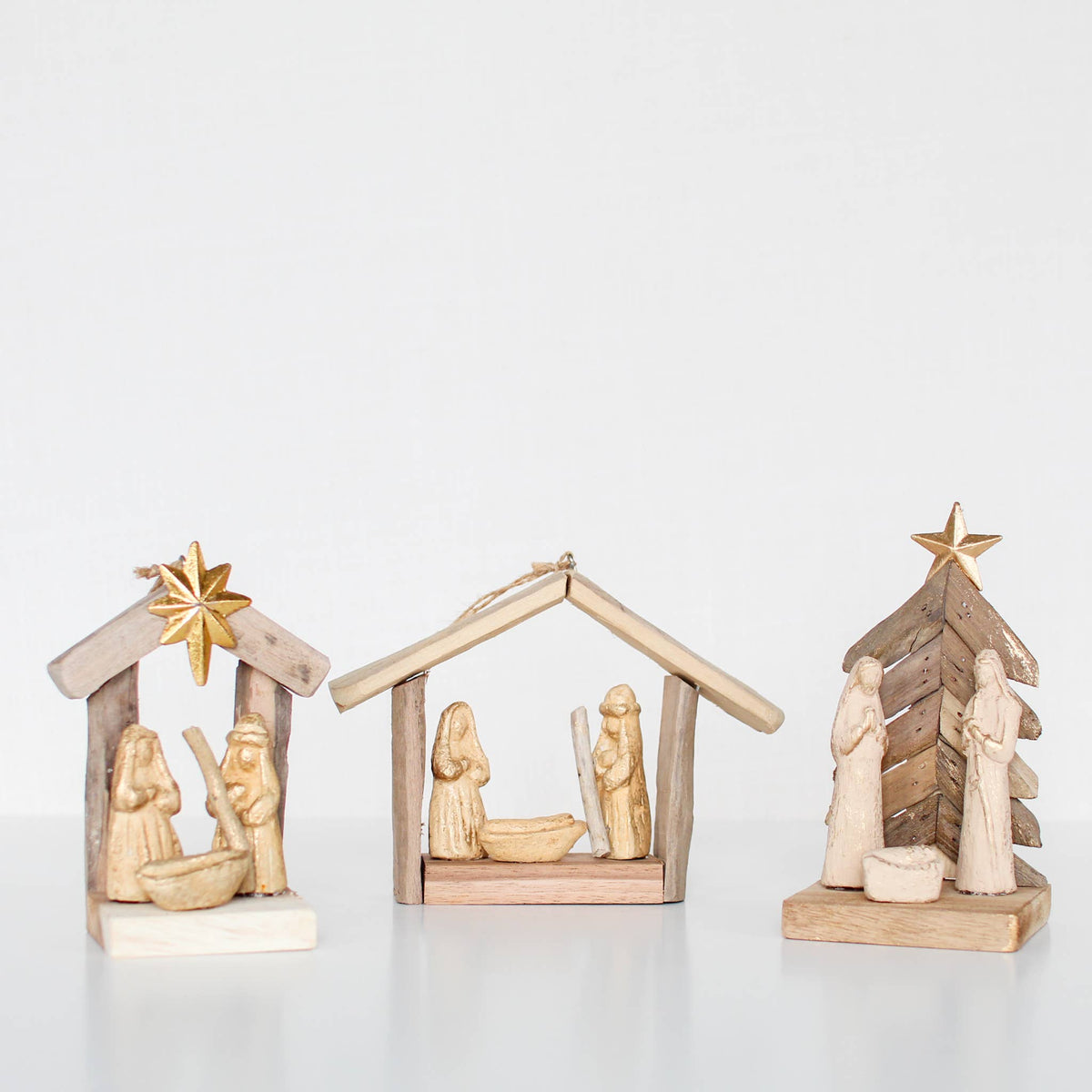4.5" x 7" Driftwood Holy Family House Ornament (Nat/Gold)